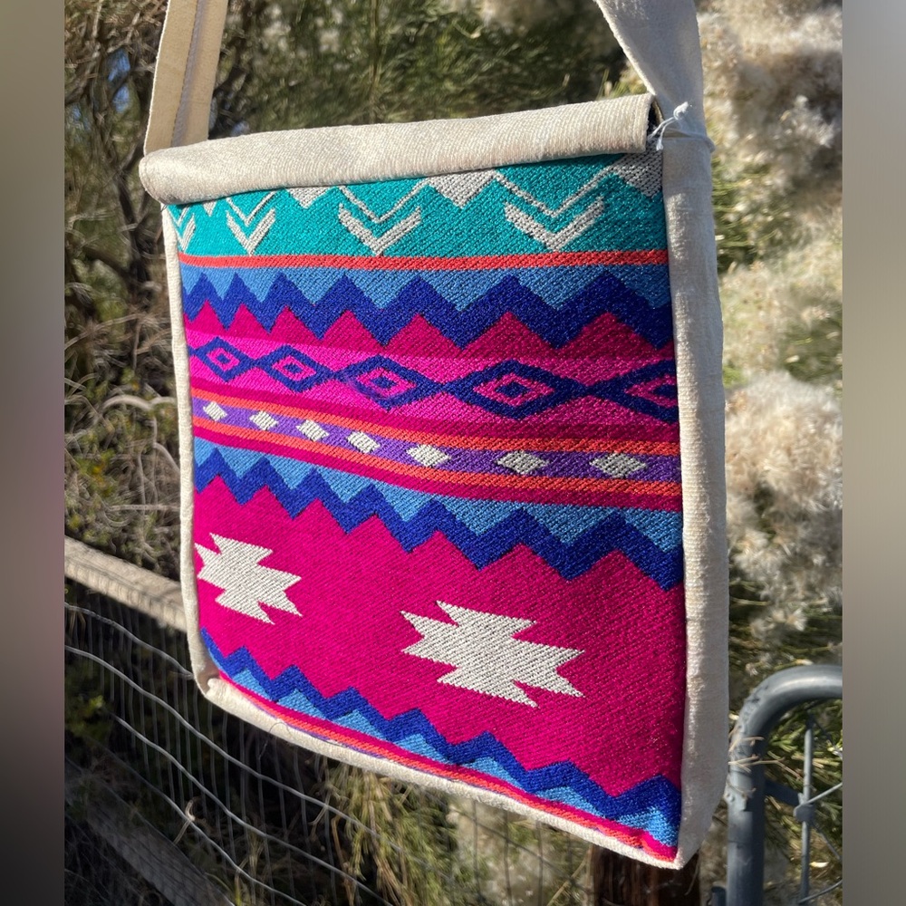 Colorful Geometric Pattern Crossbody Bag - Picture 5 of 6